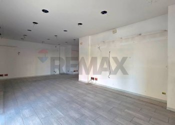 Stanza vuota - Locale Commerciale Via Oreto
 
311, Palermo - foto 9