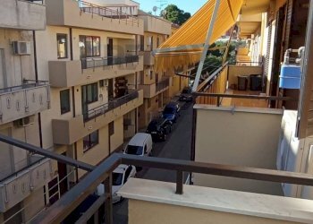 Balcone - Bilocale via fiume
 
26, Casteldaccia - foto 11