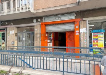 Edificio all\'aperto - Commercial Premises Via Scribonio Curione, Roma - photo 2