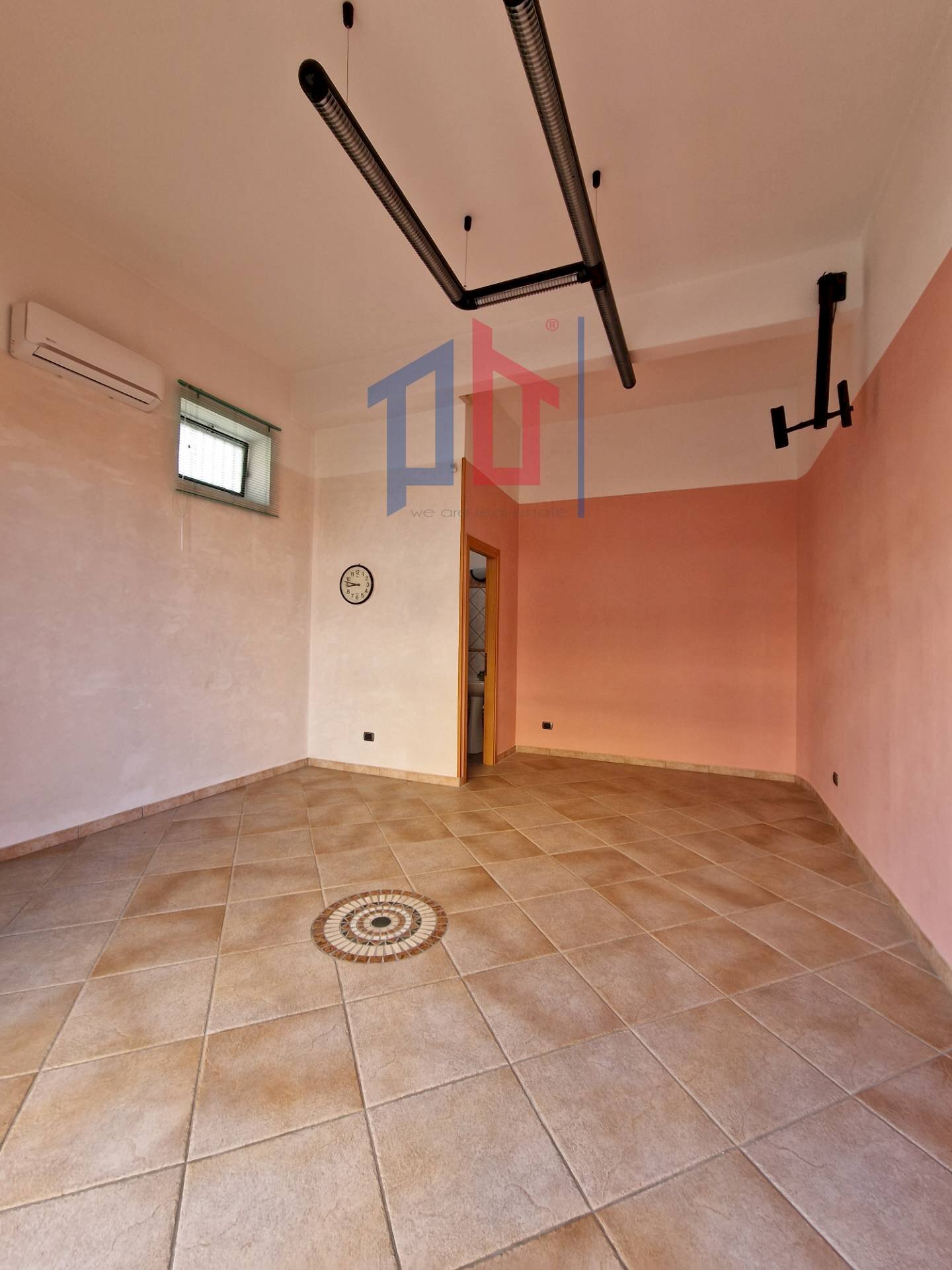 Foto 3 - Locale Commerciale Via Barcellona, Pomezia - foto 3