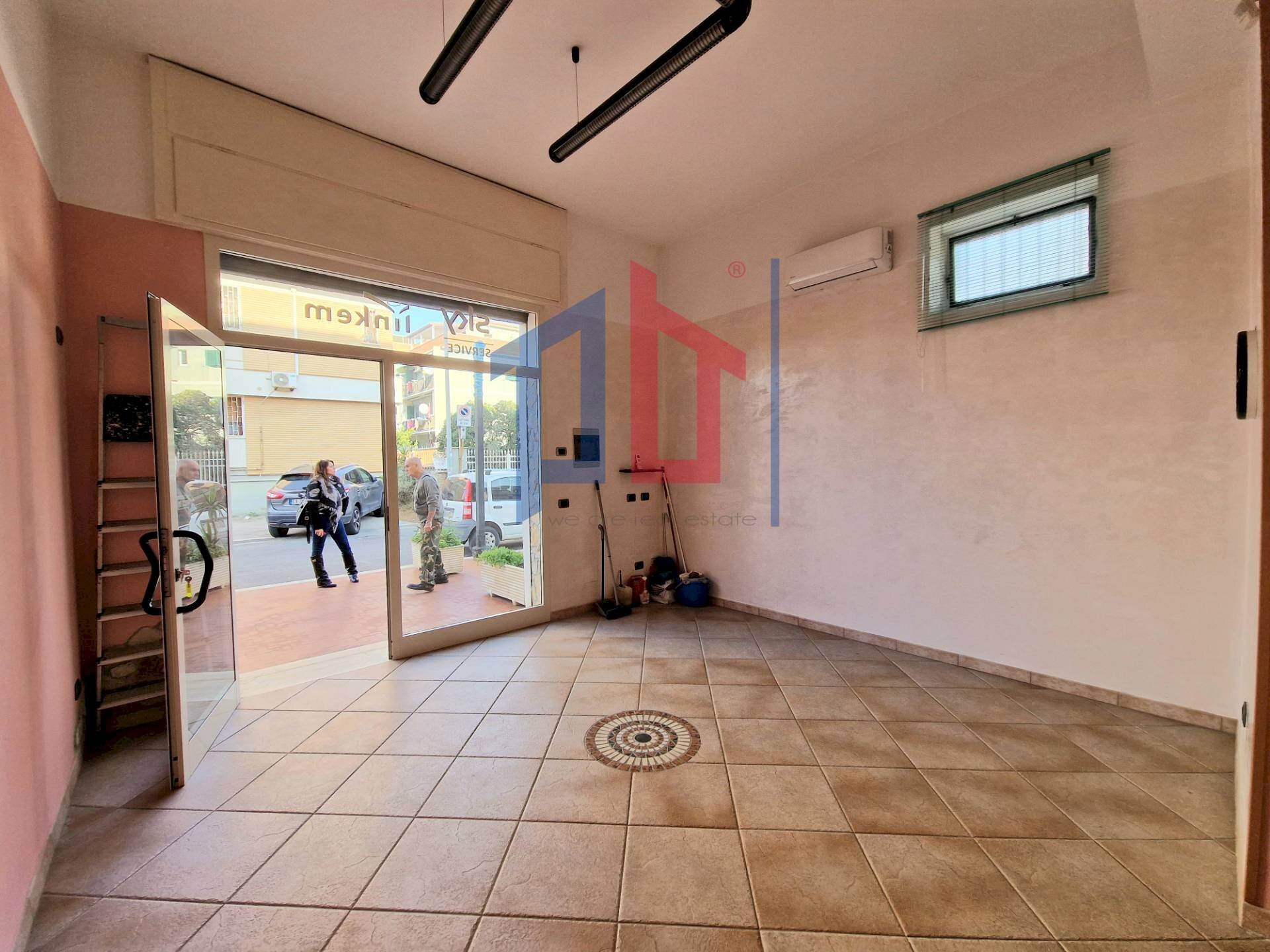 Foto 1 - Commercial Premises Via Barcellona, Pomezia - photo 1