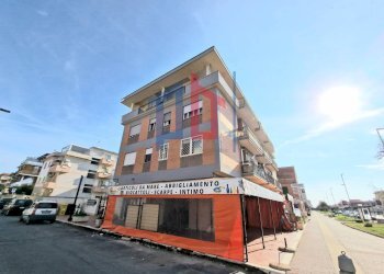 Foto 4 - Locale Commerciale Via Barcellona, Pomezia - foto 4