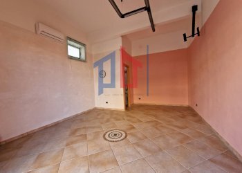 Foto 5 - Locale Commerciale Via Barcellona, Pomezia - foto 5