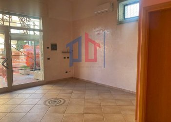 Foto 17 - Locale Commerciale Via Barcellona, Pomezia - foto 16