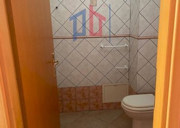 Foto 21 - Locale Commerciale Via Barcellona, Pomezia - foto 20