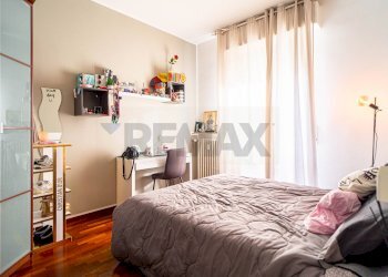 Camera / camera da letto - Three-room apartment Via Luigi Galvani
 
10, Parma - photo 14