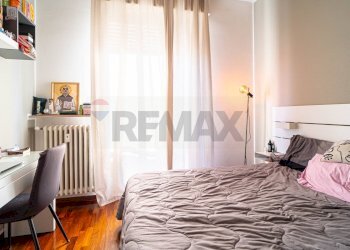 Camera / camera da letto - Three-room apartment Via Luigi Galvani
 
10, Parma - photo 15