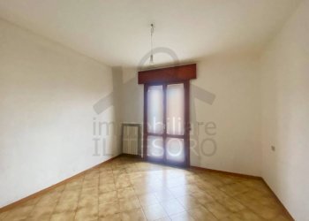 Camera da letto - Trilocale via Victor Marie Hugo, Verucchio - foto 5