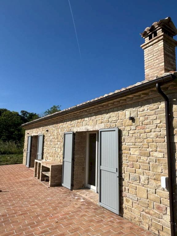 Facciata - Rustico Località San Venanzo, Cingoli - foto 2