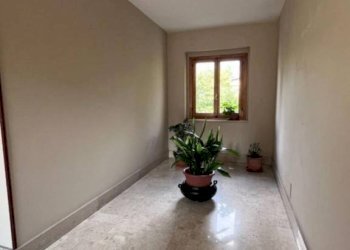 Interno palazzo - Three-room apartment via Villaggio Edelweiss, 3/c, Gravere - photo 2