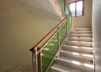 Interno palazzo - Three-room apartment via Villaggio Edelweiss, 3/c, Gravere - photo 3