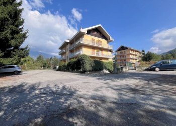 Cortile interno - Three-room apartment via Villaggio Edelweiss, 3/c, Gravere - photo 38