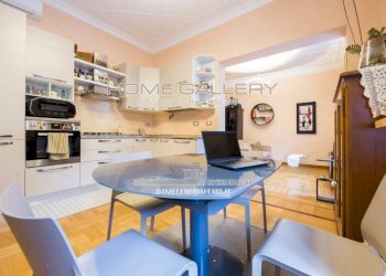 Cucina - Trilocale corso Firenze, Genova (zona Castelletto) - foto 2