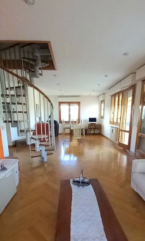 Salone - Appartamento via Spartaco Lavagnini, Bagno a Ripoli - foto 3