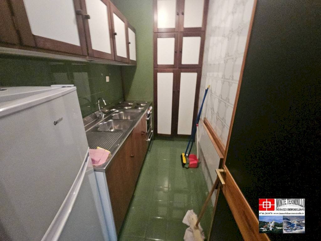 Cucina - Trilocale via Tre Faggi, Rieti - foto 3