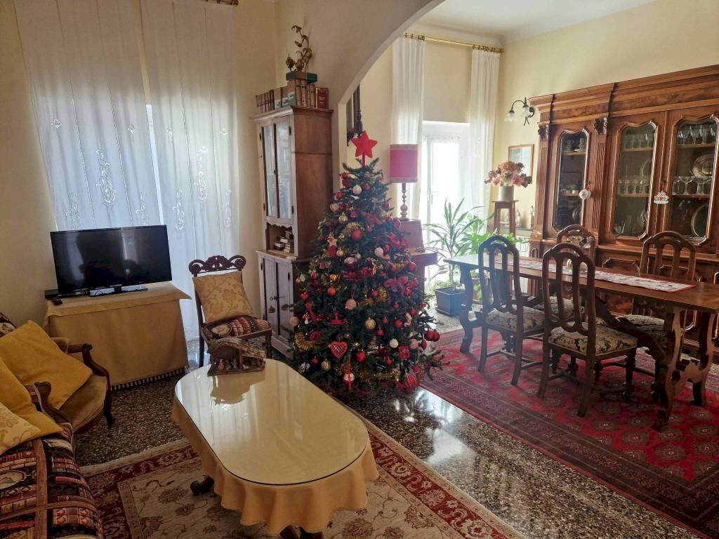 Salone - Four-room apartment Genova (neighborhood Castelletto) - photo 1