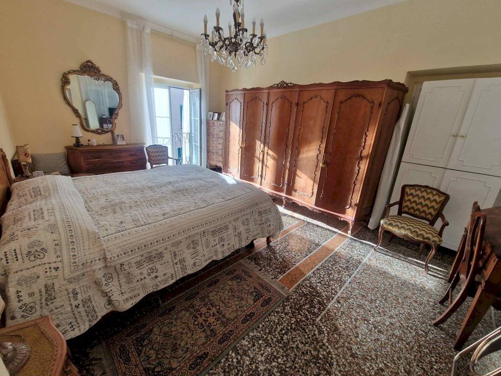 Camera da letto - Four-room apartment Genova (neighborhood Castelletto) - photo 3