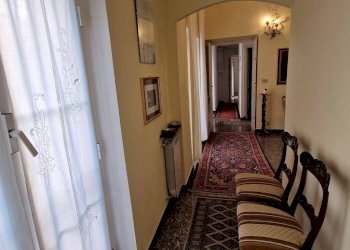 Corridoio - Quadrilocale Genova (zona Castelletto) - foto 9