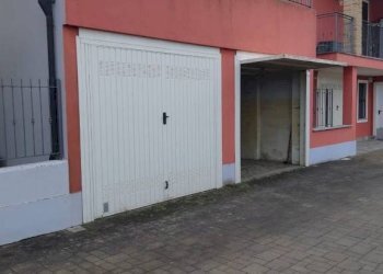 Box auto - Magazzino via Riva, 12B, Buttigliera d'Asti - foto 1