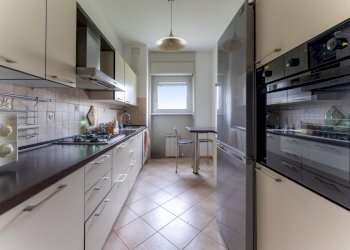 Three-room apartment Segrate - photo 8