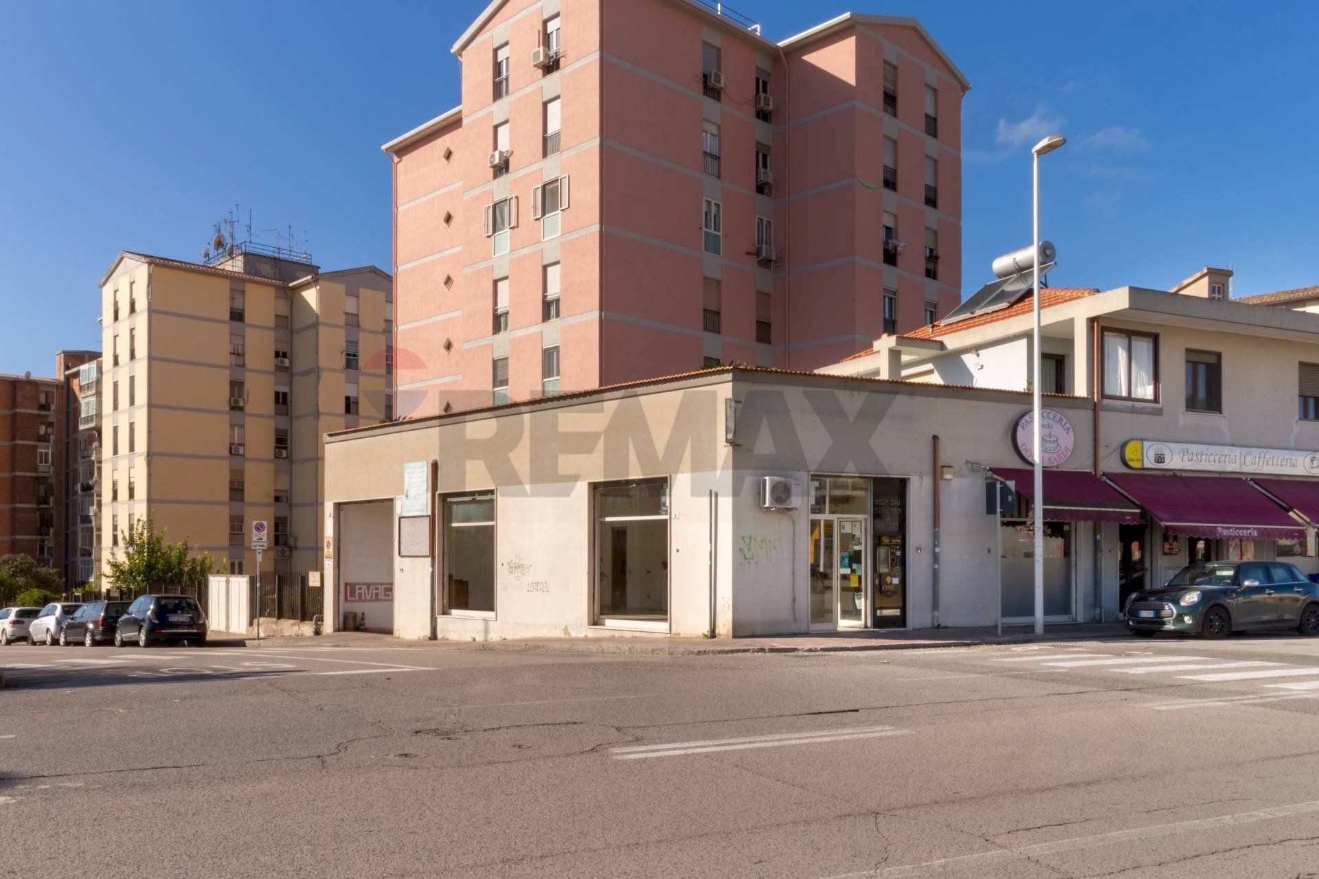 Edificio all\'aperto - Locale Commerciale via cornalias
 
78, Cagliari - foto 1