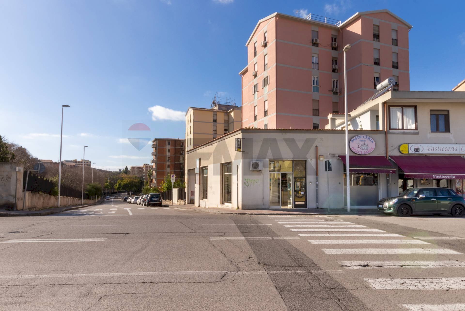 Edificio all\'aperto - Locale Commerciale via cornalias
78, Cagliari - foto 2