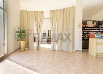 Stanza vuota - Locale Commerciale via cornalias
 
78, Cagliari - foto 7