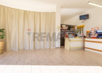 Camera / camera da letto - Locale Commerciale via cornalias
 
78, Cagliari - foto 8