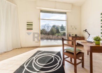 Camera / camera da letto - Locale Commerciale via cornalias
 
78, Cagliari - foto 11