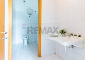 Bagno - Locale Commerciale via cornalias
 
78, Cagliari - foto 13