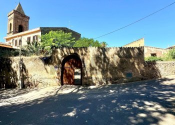 Casa all\'aperto - Casa indipendente Via Sebastiano Satta
 
5, Laconi - foto 1