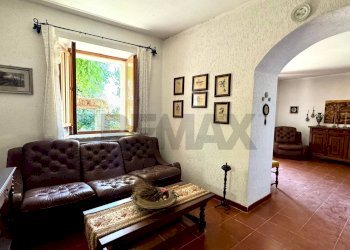 Soggiorno - Casa indipendente Via Sebastiano Satta
 
5, Laconi - foto 11