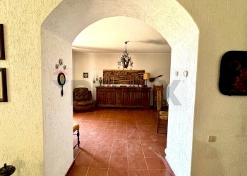 Hall / corridoio - Casa indipendente Via Sebastiano Satta
 
5, Laconi - foto 13