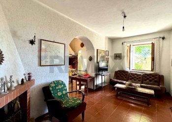 Soggiorno - Casa indipendente Via Sebastiano Satta
 
5, Laconi - foto 15