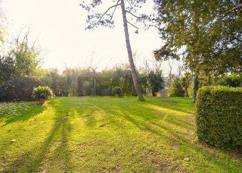 Giardino - Villa Via Della Repubblica
 
64, Reggio nell'Emilia - foto 6