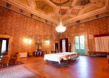 Sala da pranzo - Villa Via Della Repubblica
 
64, Reggio nell'Emilia - foto 31