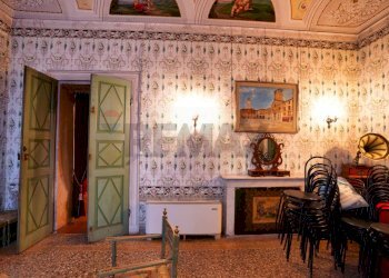 Sala da pranzo - Villa Via Della Repubblica
 
64, Reggio nell'Emilia - foto 41