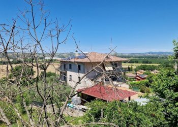 viste - Casa indipendente Via Francesco Briganti 21, Deruta - foto 15