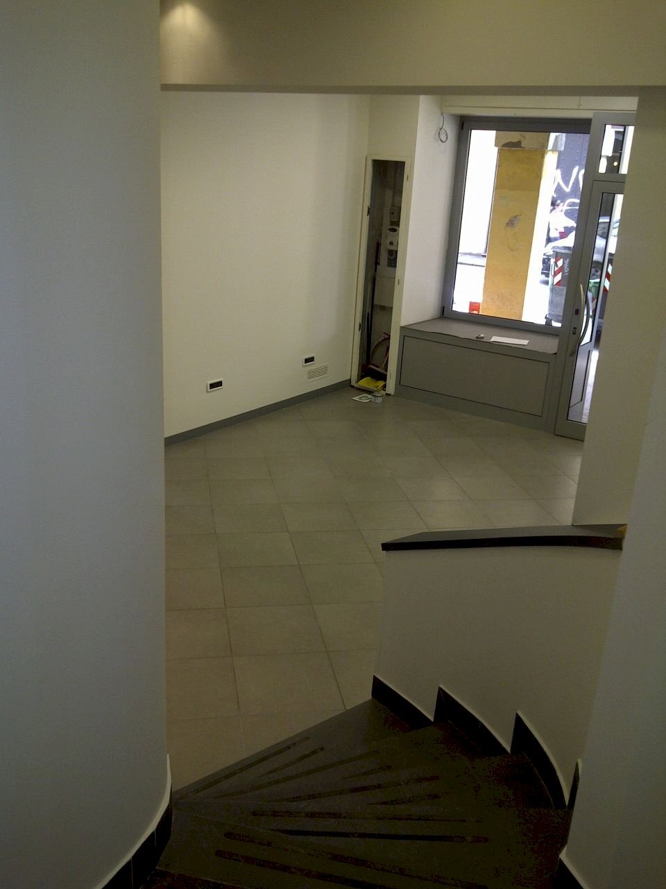 Bologna-20110404-00148.jpg - Commercial Premises Via Petroni 1/B, Bologna (neighborhood Centro Storico) - photo 2