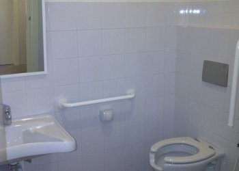 IMG-20110404-00141.jpg - Commercial Premises Via Petroni 1/B, Bologna (neighborhood Centro Storico) - photo 3