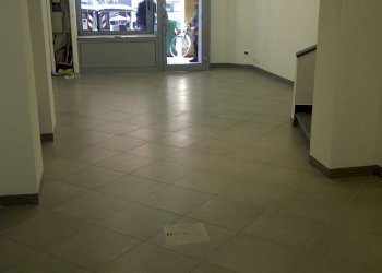 IMG-20110404-00143.jpg - Commercial Premises Via Petroni 1/B, Bologna (neighborhood Centro Storico) - photo 6