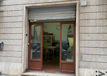 Vetrina - Locale Commerciale Via Mesopotamia 6, Roma - foto 1
