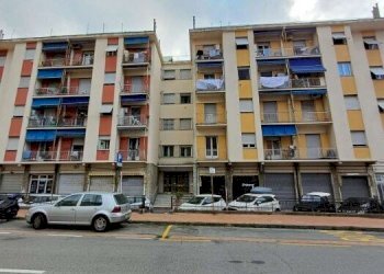 2.jpg - Quadrilocale all'asta Via del Commercio 13, Genova (zona Nervi) - foto 1