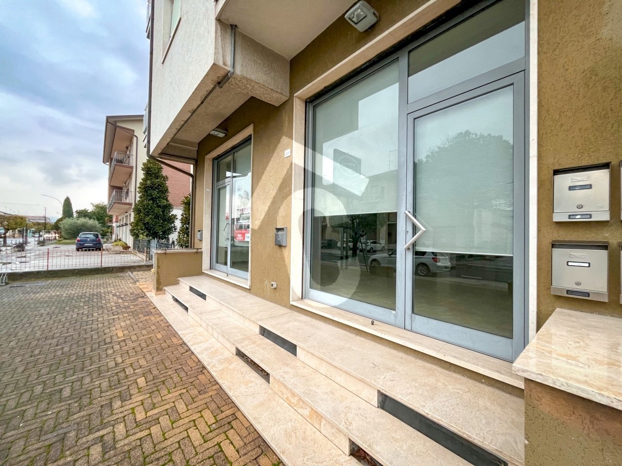 23B3946A-2AB6-4BFA-A8AC-35754B4AA6F1.jpeg - Locale Commerciale Maiolati Spontini - foto 3