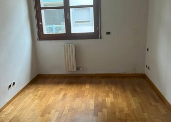 PHOTO-2026-01-19-11-24-431.jpg - Four-room apartment Via Forlanini, Firenze (neighborhood Santa Maria Novella) - photo 6