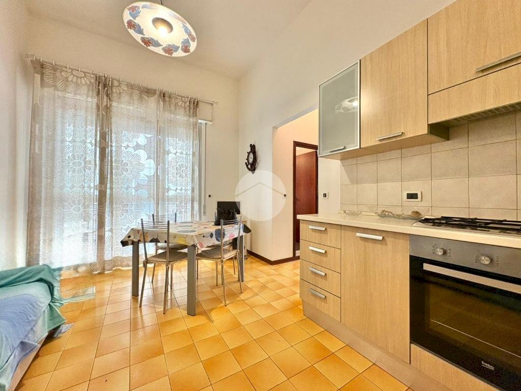 Three-room apartment Viale Antonio Canova, Cesenatico - photo 1