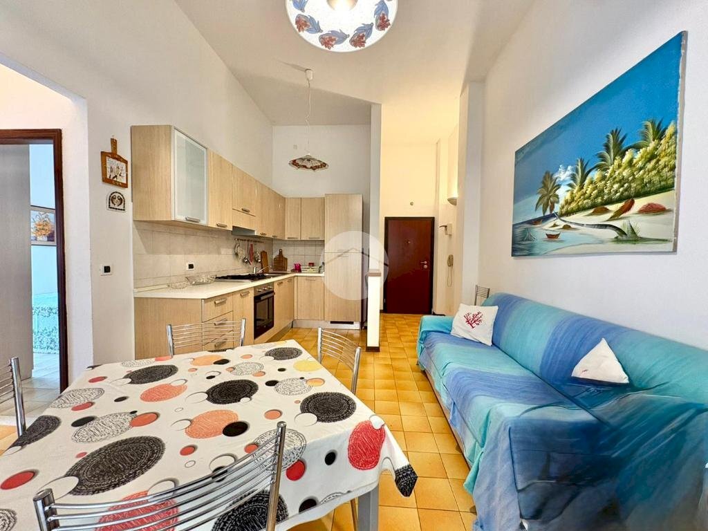 Three-room apartment Viale Antonio Canova, Cesenatico - photo 3