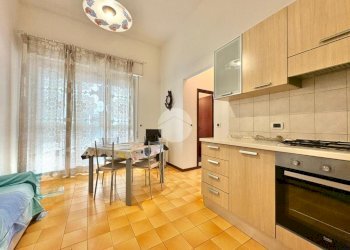 Three-room apartment Viale Antonio Canova, Cesenatico - photo 1