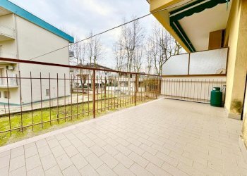 Three-room apartment Viale Antonio Canova, Cesenatico - photo 9
