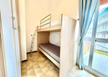Three-room apartment Viale Antonio Canova, Cesenatico - photo 10